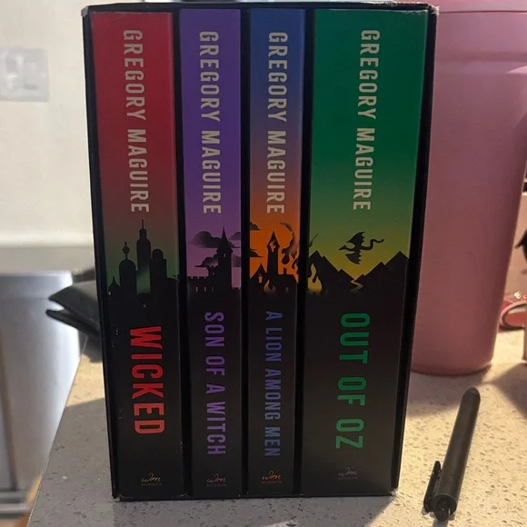 Wicked Series Box Set by Gregory Maguire - Picture 1 of 5